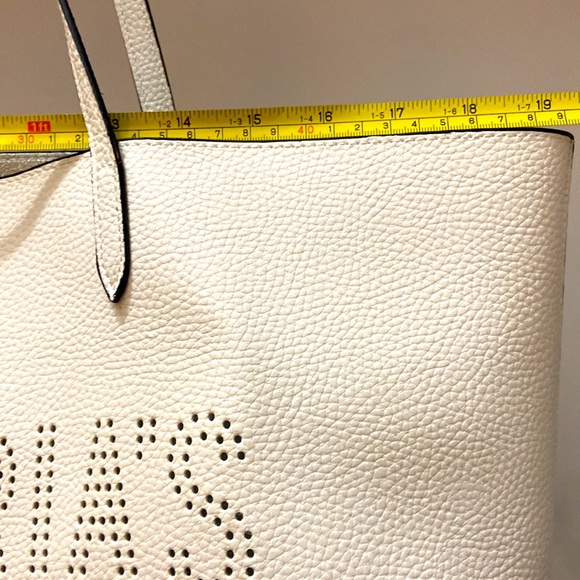 Victoria’s Secret Stencil Logo Oversized Tote~White w/Silver Lining~EUC - Picture 4 of 9